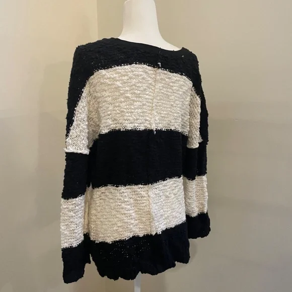 Free People Boucle White & Black Sweater - Picture 4 of 7